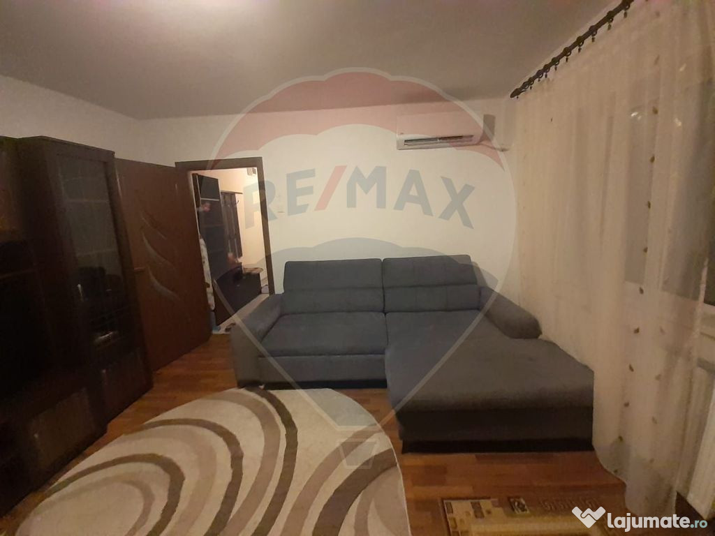 Apartament cu 2 camere de vânzare în zona Micalaca