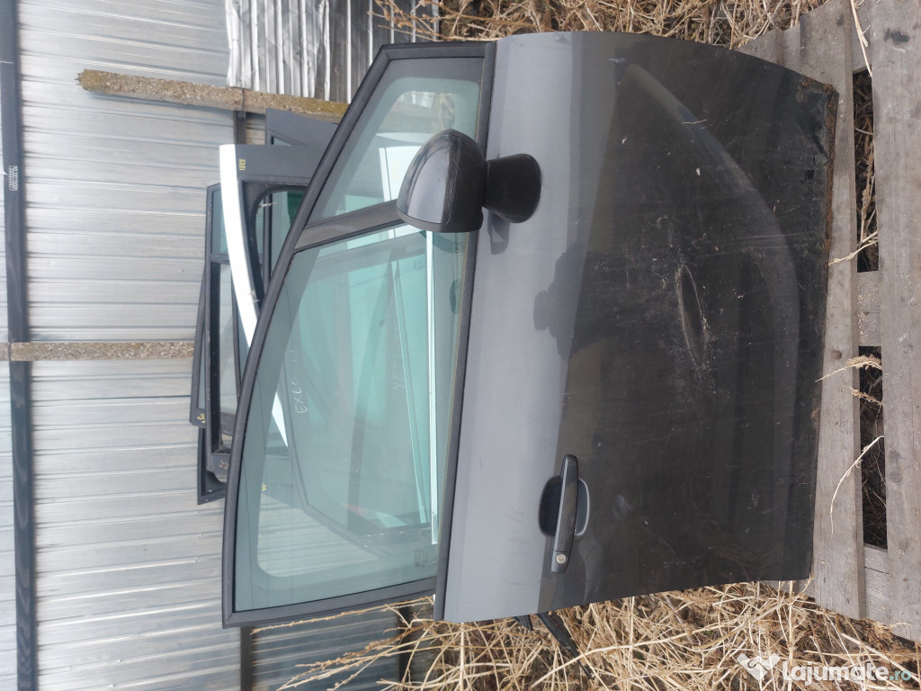 Usa dreapta fata Opel Mesiva B 2010