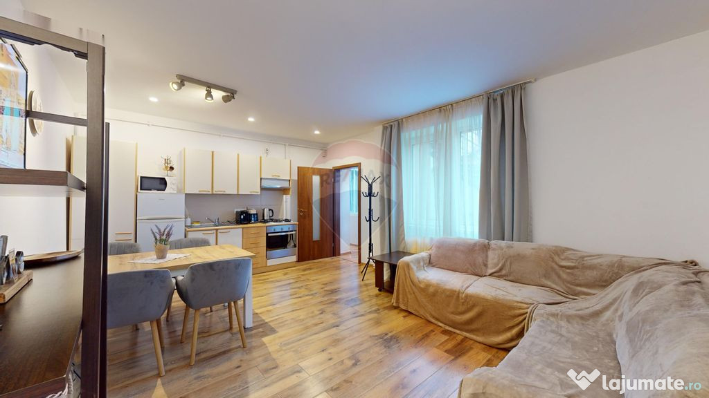 Apartament Modern cu 3 Camere în Centrul Istoric al Bra?...