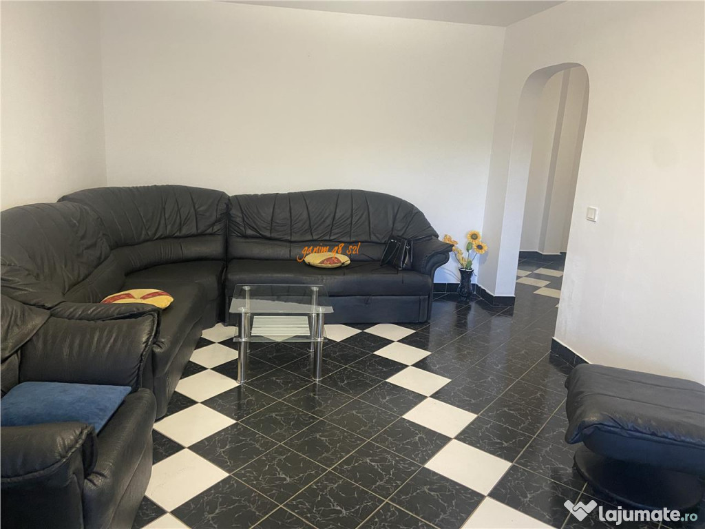 Apartament 3 camere , zona Inspectoratul Scolar -Scoala nr 3