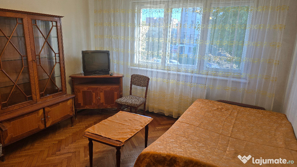 Vand apartament 2 camere semidecomandat in Deva, etaj 1, zona Marasti,