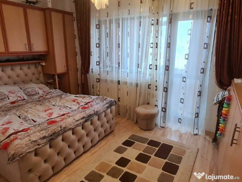 Apartament cu 3 camere, mobilat, etaj intermediar - Micro 17