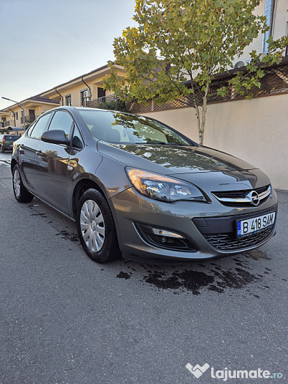 Liciteaza-Opel Astra 2018