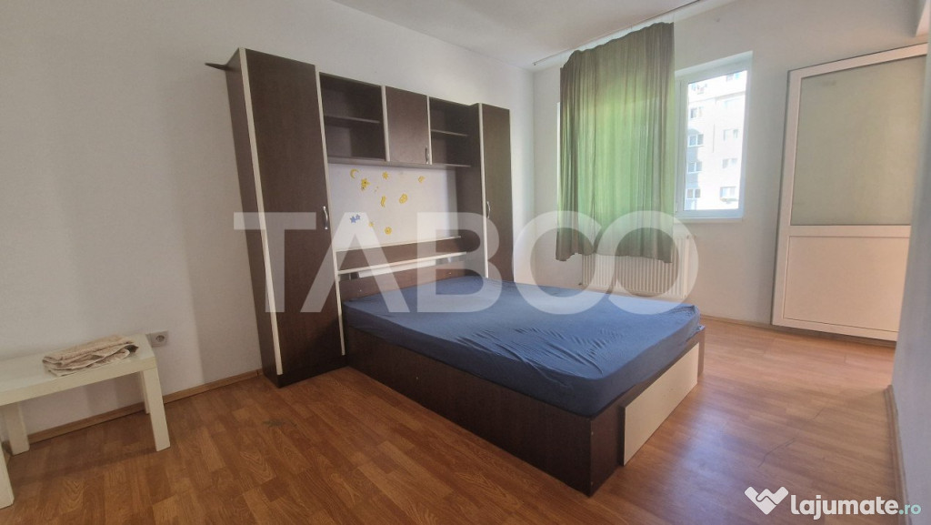 Apartament de inchiriat 2 camere 2 balcoane etaj 1 loc de pa