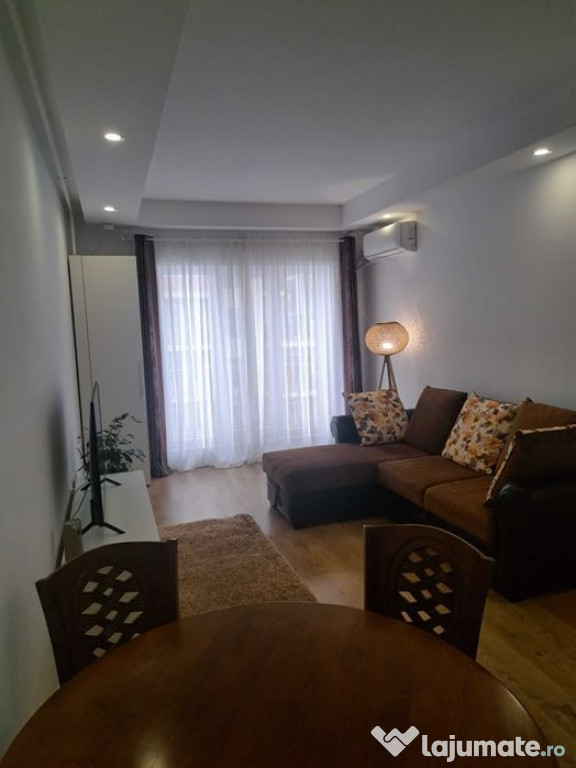 Apartament în Complexul Rezidențial Cosmopolis Faza 4 piscină