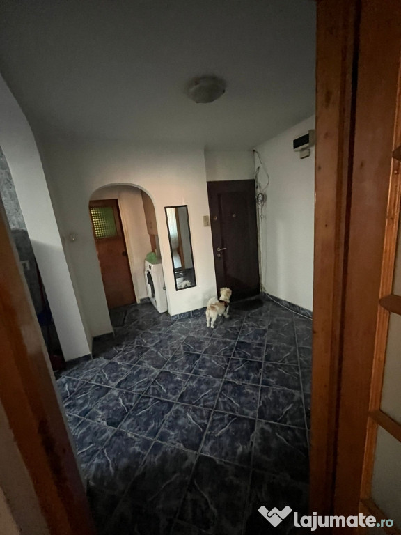 închiriere apartament 4 camere