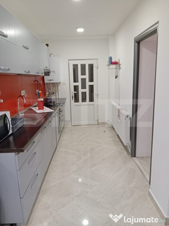 Apartament 2 camere, Micro 16.