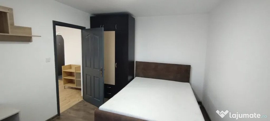 Apartament cu 2 camere decomandate etaj 2 - Zona Central