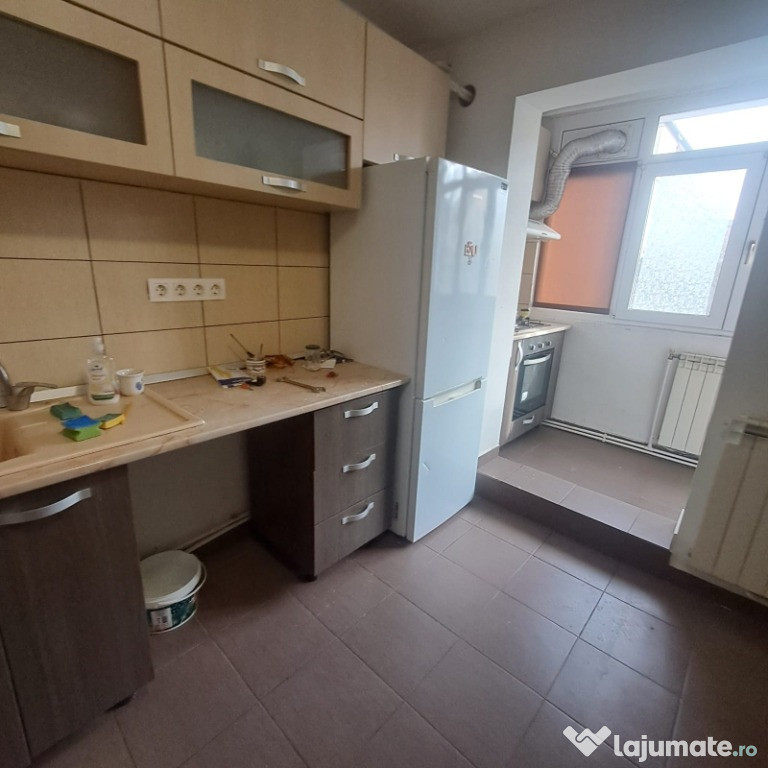 De vanzare apartament 2 camere fix pe centru etajul 1 mobilat