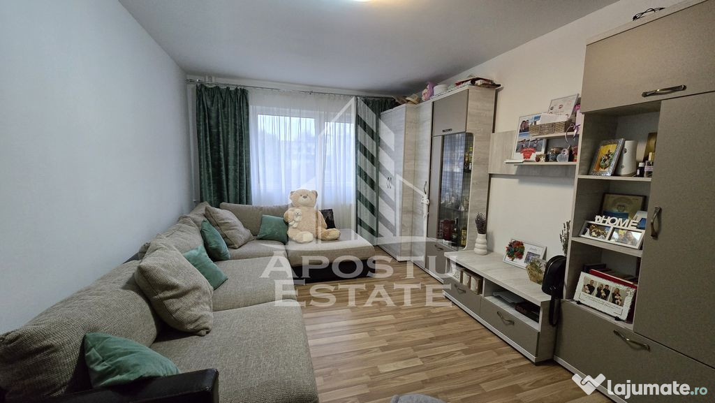 Apartament cu 2 camere, etaj 1, centrala proprie, zona Li...