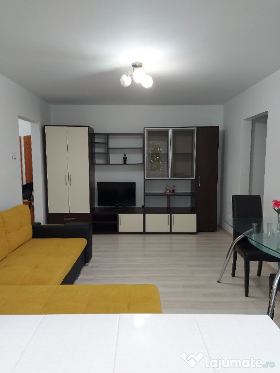 Proprietar închiriez apartament 2 camere - zona Orizont Mega Image