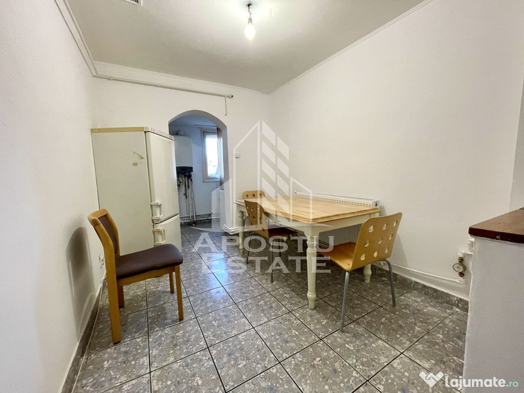 Apartament cu 2 camere, centrala proprie,boxa de 17 mp, z...