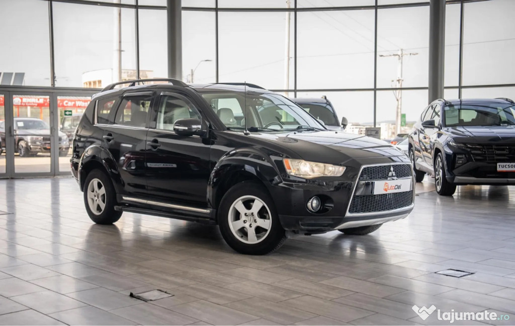 Mitsubishi outlander automat 7 locuri 4x4 full option