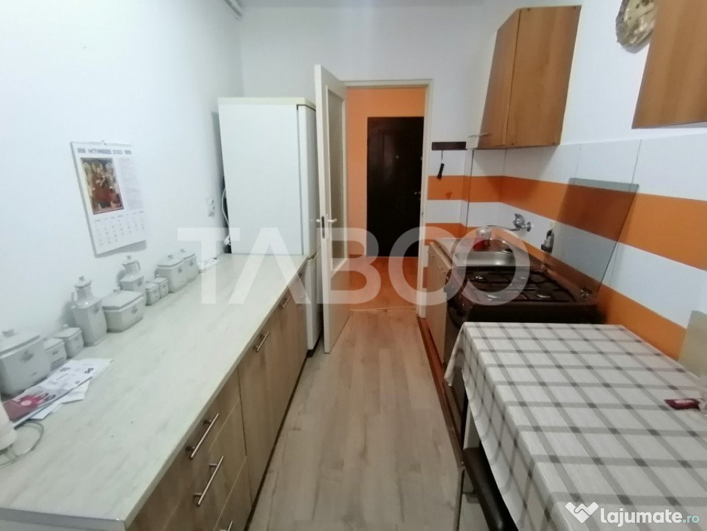 Apartament decomandat 48 mpu etaj 1 balcon pivnita Siretului