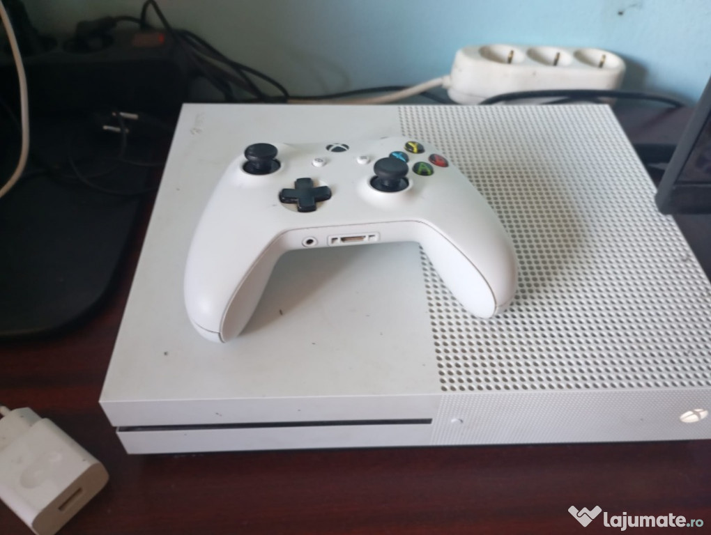 Vând XboxOne S stare buna