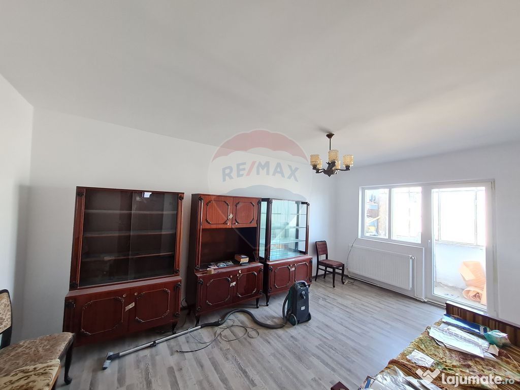 Apartament cu 3 camere de vânzare în zona Central