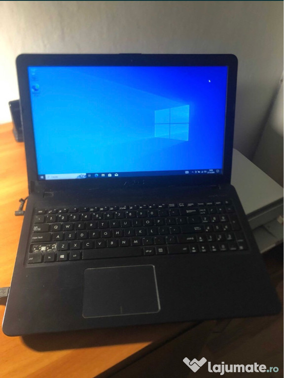 Laptop ASUS X543M (pentru piese)