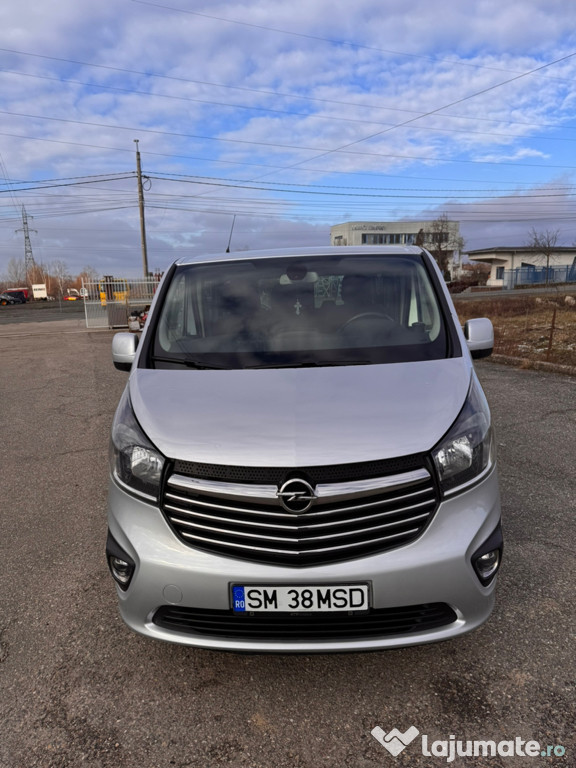 Microbus Opel Vivaro 2018 8+1 locuri 1.6 BiTurbo 145 cai