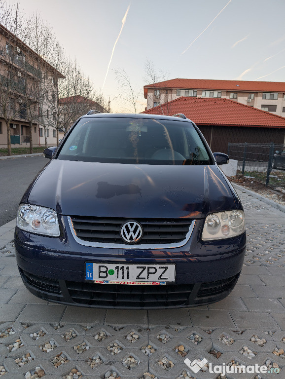 Vand Volkswagen Touran 2006 | benzina 1.6 cu Instalație gaz omologata