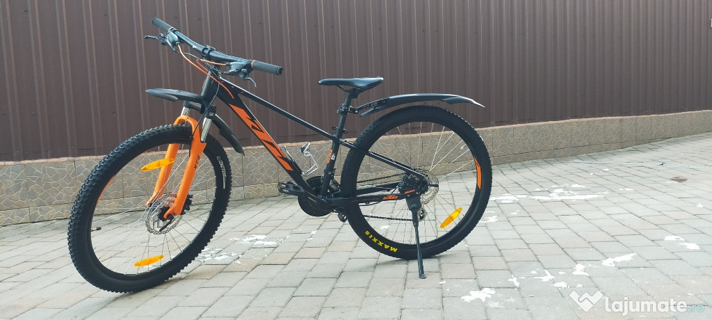 Vând bicicleta KTM negociabil