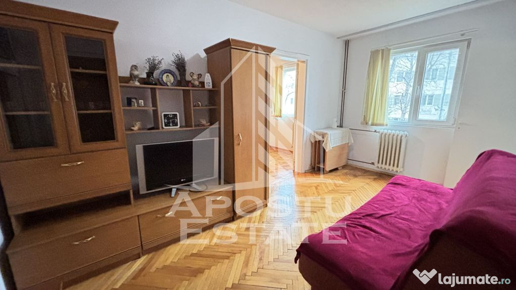 Apartament cu 2 camere, etaj intermediar, zona Sagului