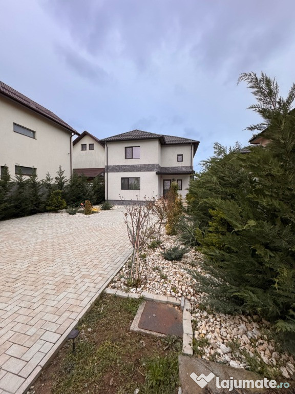 Vila P+1 cu 4 camere - 3 bai, Teren 566 mp