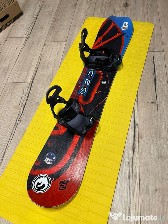 Placa snowboard GNU Hyak 151 cu legaturi drake queen M