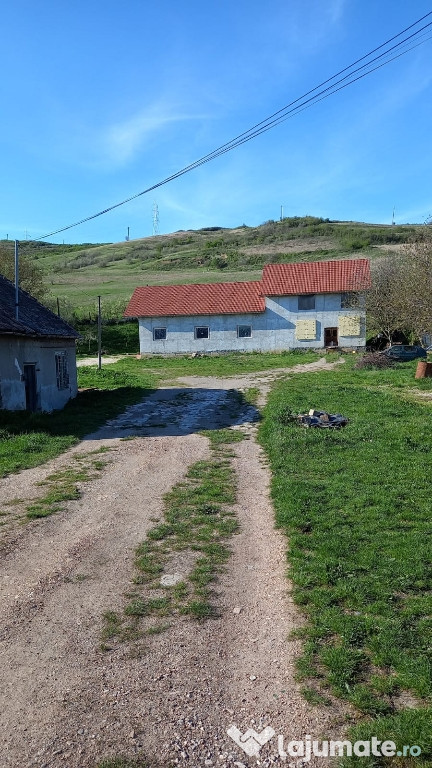 Casa cu teren Tarnaveni, Mures