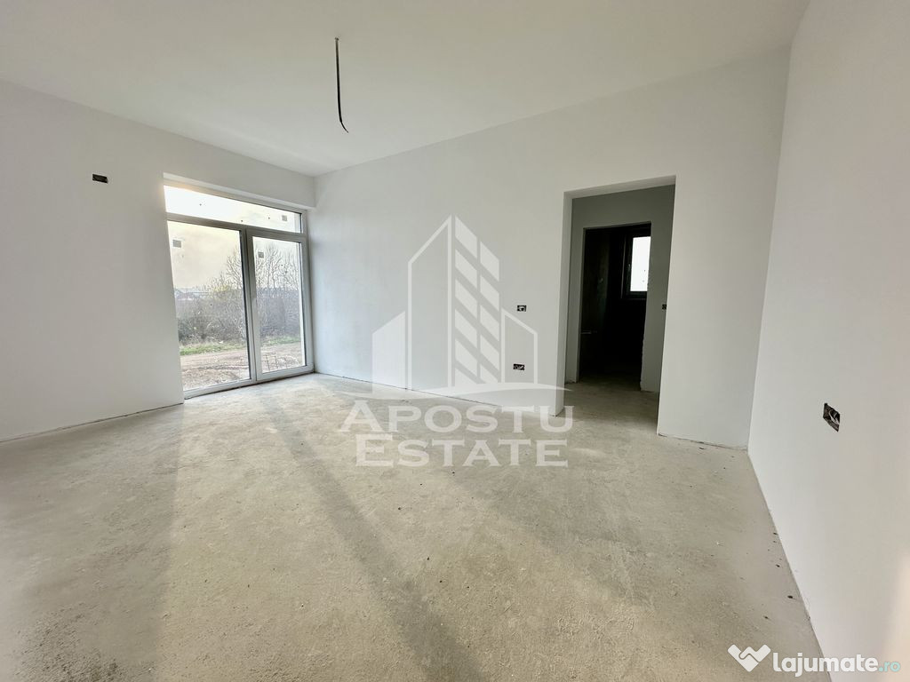 Apartament cu 2 camere, bucatarie inchisa, semidecomandat...