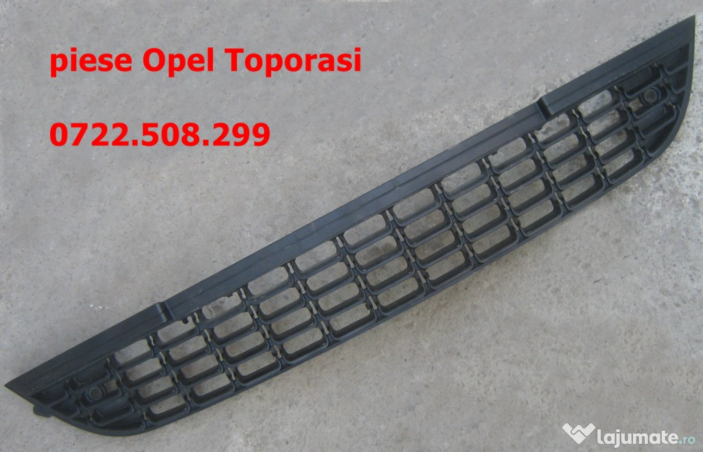 Grila din bara Opel Astra J