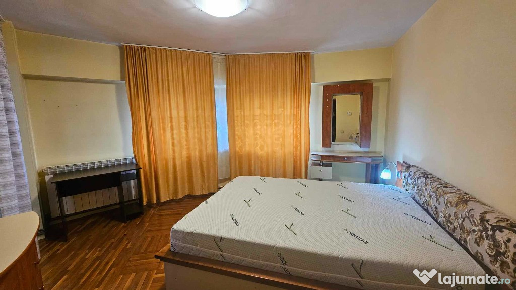 Apartament 3 camere INDEPENDENTEI FUNDATIE