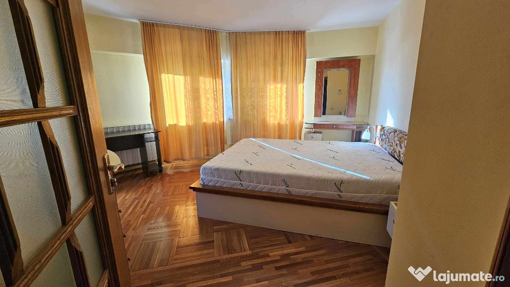 Apartament 3 camere INDEPENDENTEI FUNDATIE