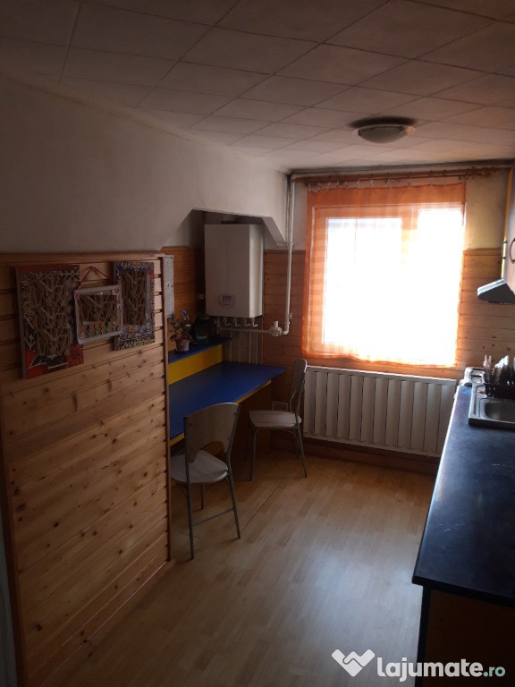 Vand apartament 2 camere