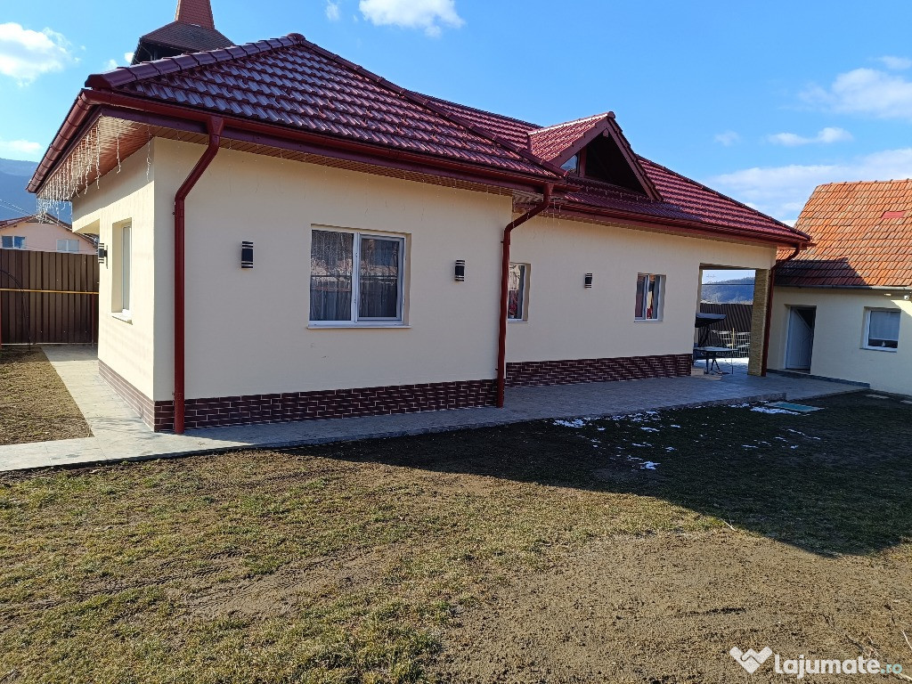 Casă în Vețel, pe un singur nivel,suprafață cu teren 2500 mp.