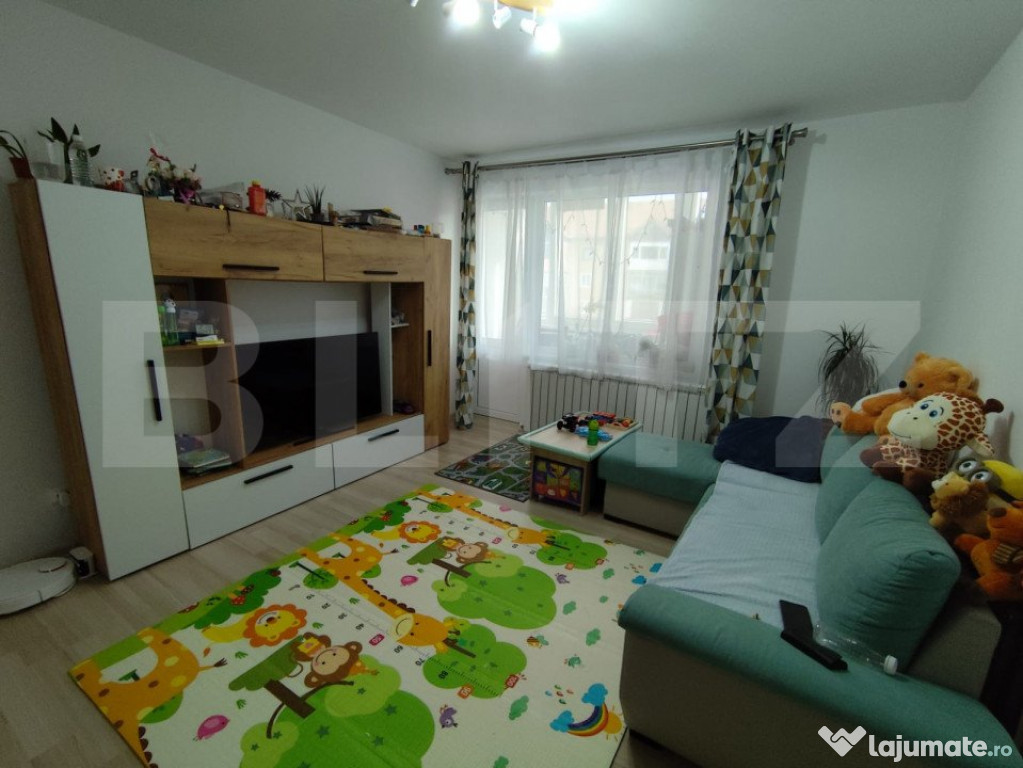 Apartament 3 camere, 60mp, zona Cugir