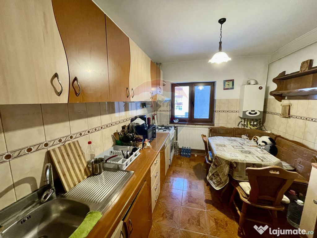 Apartament trei camere Zona Finante