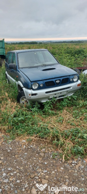 Vand Nissan Terrano (negociabil)