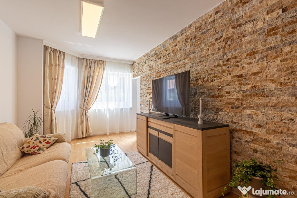 Apartament PREMIUM | 3 camere,3 bai | 90mp+800 curte | Centrul Istoric