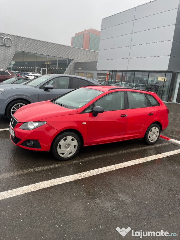 SEAT Ibiza, model 2011, 1.4, aproape 99.000 km, primul proprietar