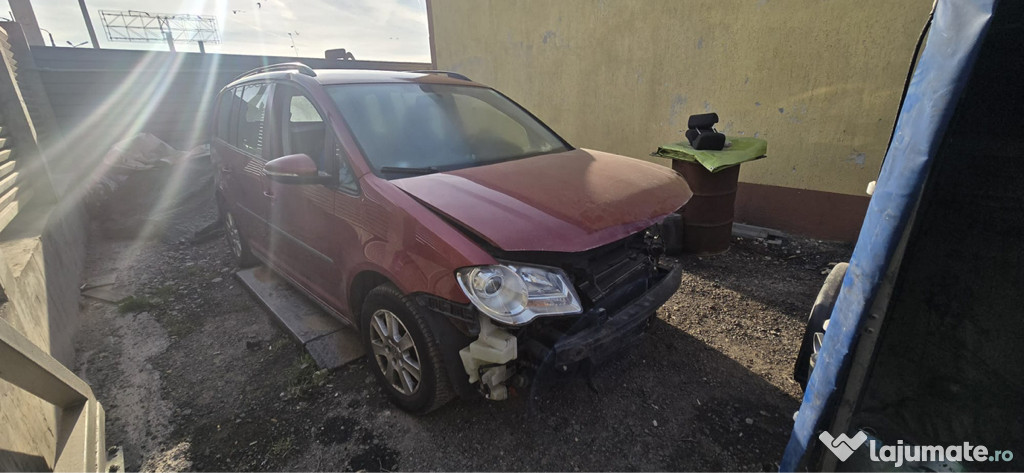 Dezmembrez VW Touran 2010 Facelift