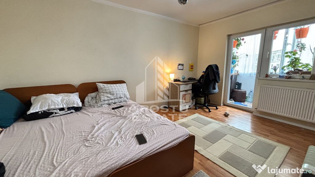 Apartament cu o camera, balcon, etaj intermediar, zona Bu...