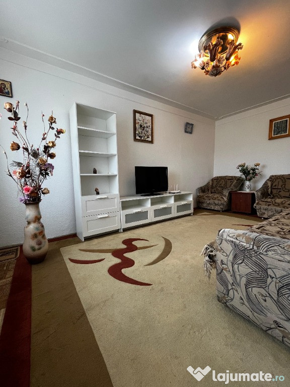 Apartament cu 3 camere Alexandru cel Bun