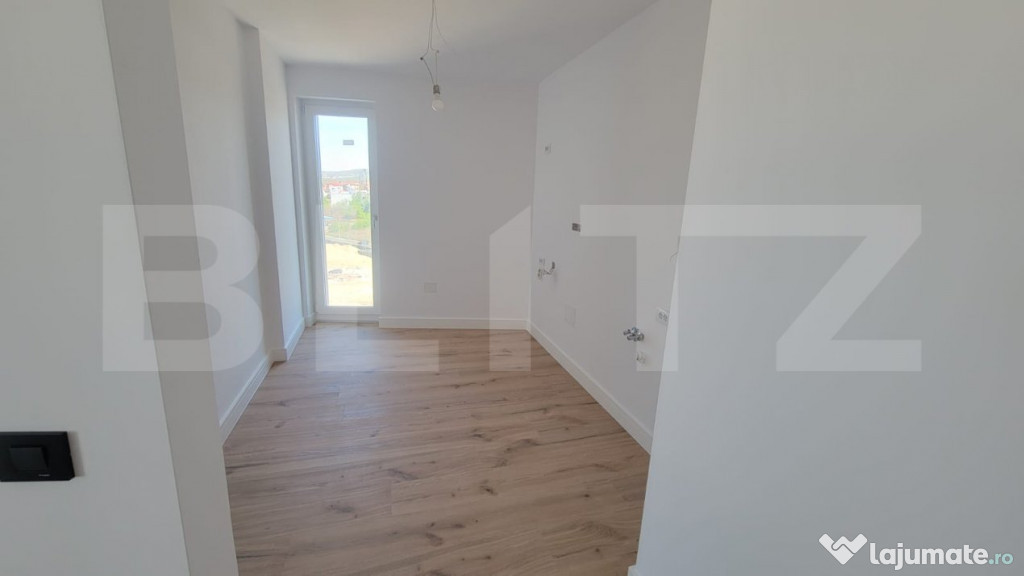 Apartament cu 4 camere, 100 mp, bloc premium, terasa si logi