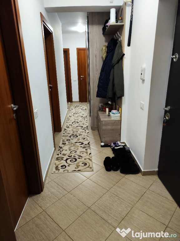 Vând apartament cu 3 camere