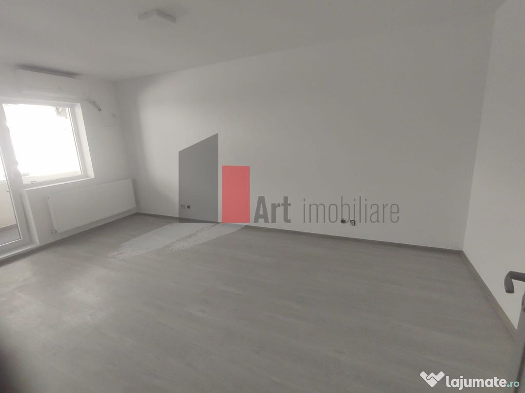 Vânzare apartament decomandat bloc nou 3 camere cu centr...