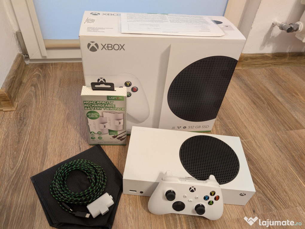 Consola Xbox Series S, impecabila, cu accesorii