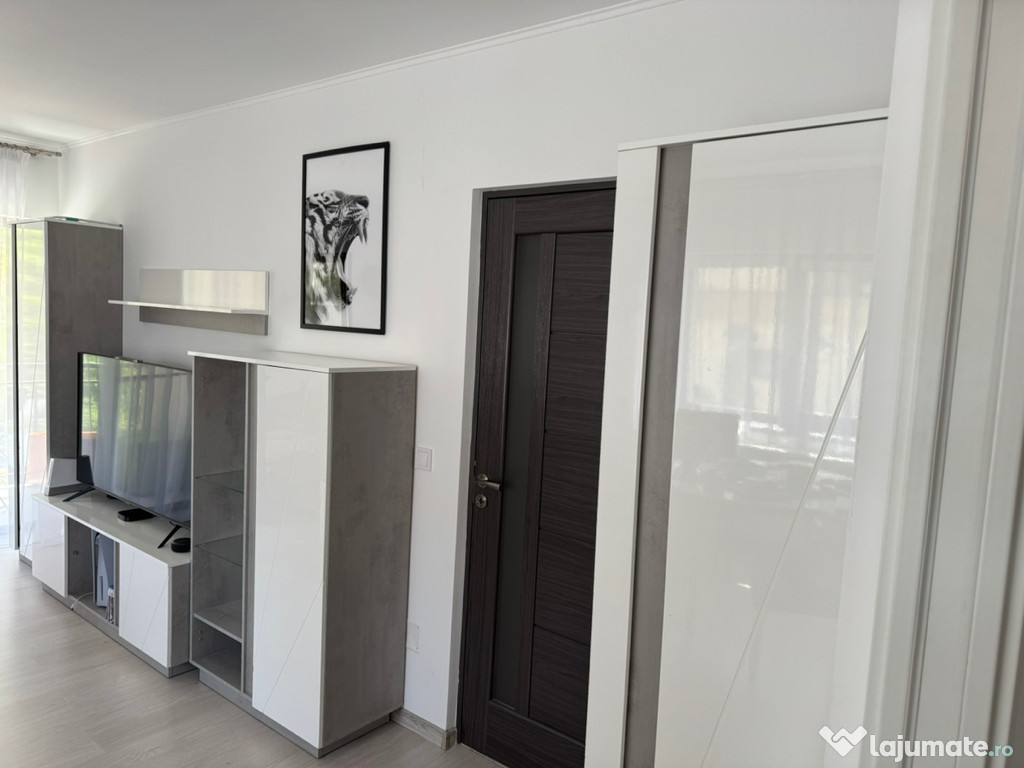 Mobilier living | Dulap | Comoda TV | Biblioteca | 5 piese