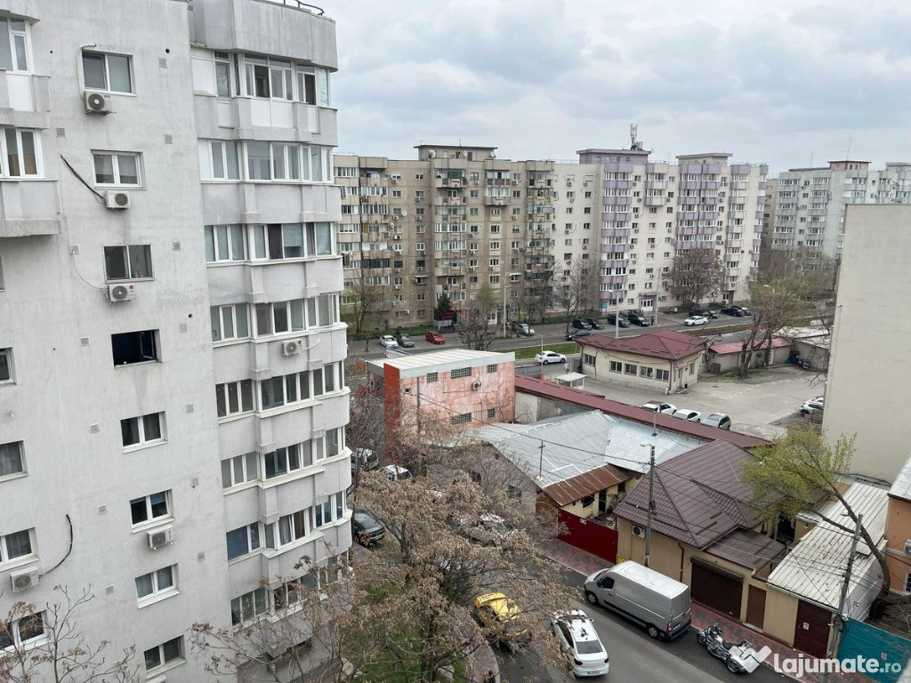 Apartament cu 4 camere în Vitan