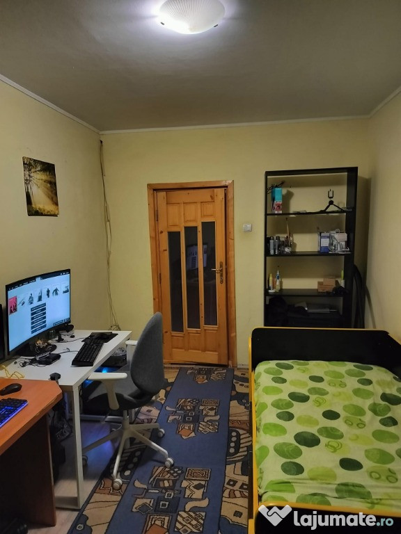 Apartament 3 camere, zona Rond Vechi