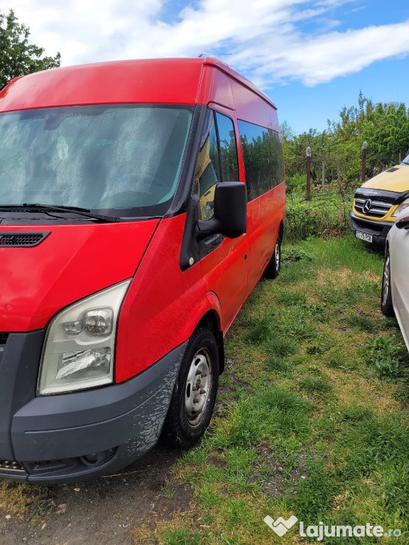 Ford Transit 8+1